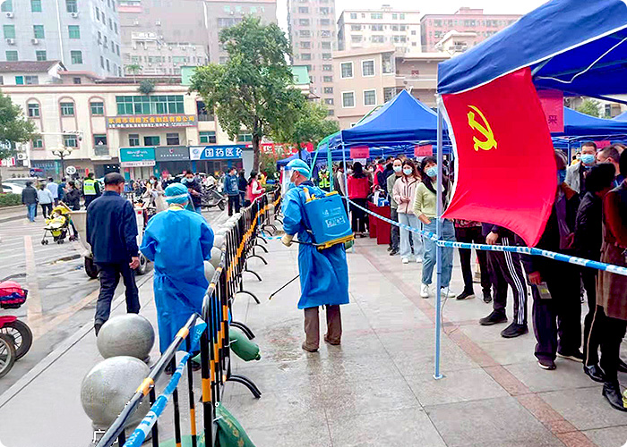 堅守一線(xiàn) 筑牢疫情抗擊“環(huán)衛防線(xiàn)”
